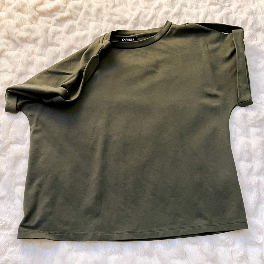 Cropped Express Tee